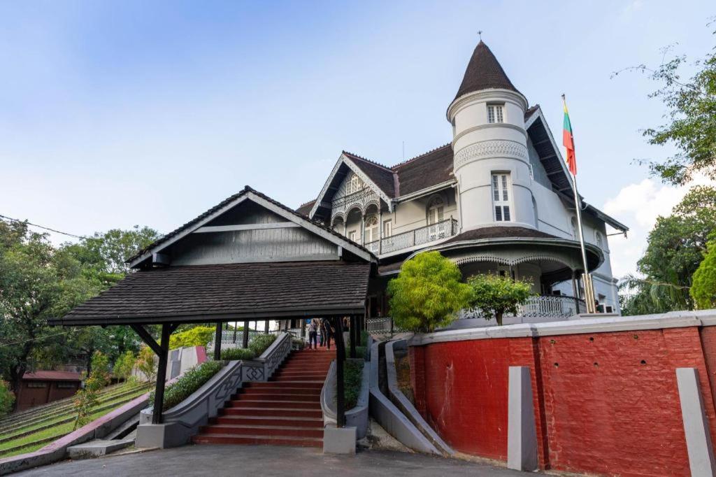 Virati Hotel Rangún Exteriér fotografie